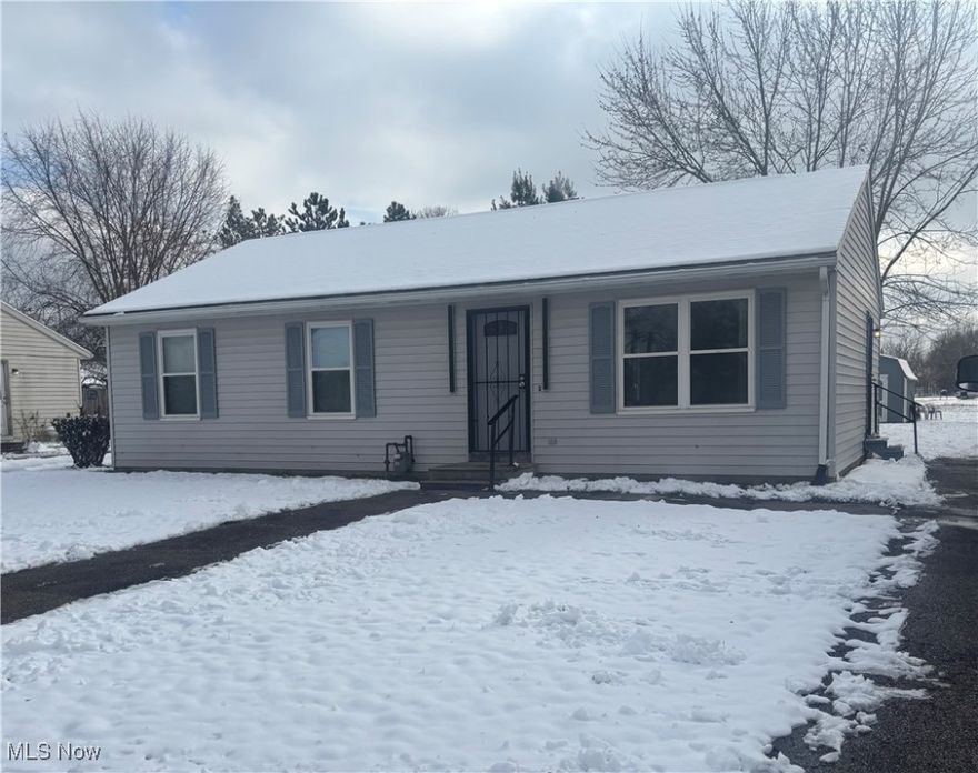 Beautifully Remodeled Home for Rent – 274 Haven Ave, Barberton, OH
Welcome to your newly updated home in the heart of Barberton! This beautifully remodeled property offers comfort, convenience, and modern style from the moment you walk in. Featuring fresh updates throughout, this home is move-in ready and perfect for anyone looking for a clean, well-maintained space.
Enjoy the convenience of included appliances—washer, dryer, oven range, and refrigerator—saving you time and money on move-in day. The home is equipped with central air conditioning, keeping you comfortable year-round.
Outside, you'll find a large storage shed, ideal for tools, bikes, seasonal items, or hobbies. The owner is also leaving a lawn mower and wheelbarrow, for tenant use, making yard upkeep easier and more affordable.
If you're looking for a clean, updated rental with great features inside and out, this is the one.
Schedule your tour today—homes like this don’t last long!