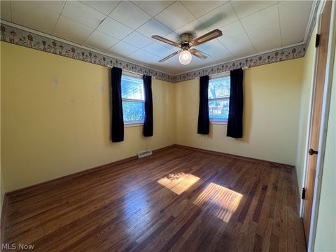 Tiny photo for 378 Park Avenue, Chardon, OH 44024 (MLS # 5252226)