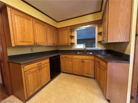 Tiny photo for 378 Park Avenue, Chardon, OH 44024 (MLS # 5252226)