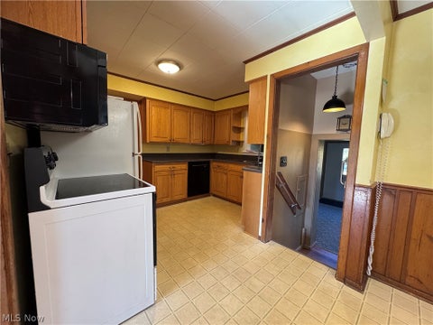 Tiny photo for 378 Park Avenue, Chardon, OH 44024 (MLS # 5252226)