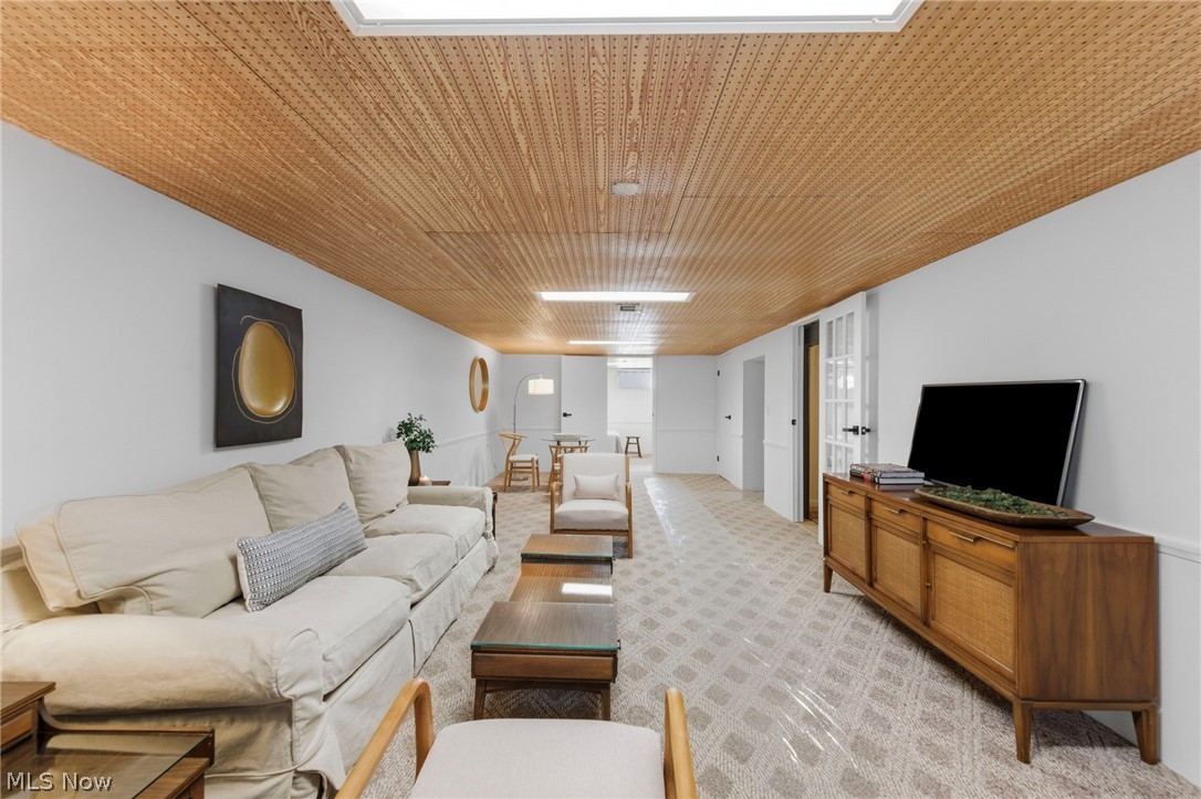 F & F Dev Co Inc - Residential