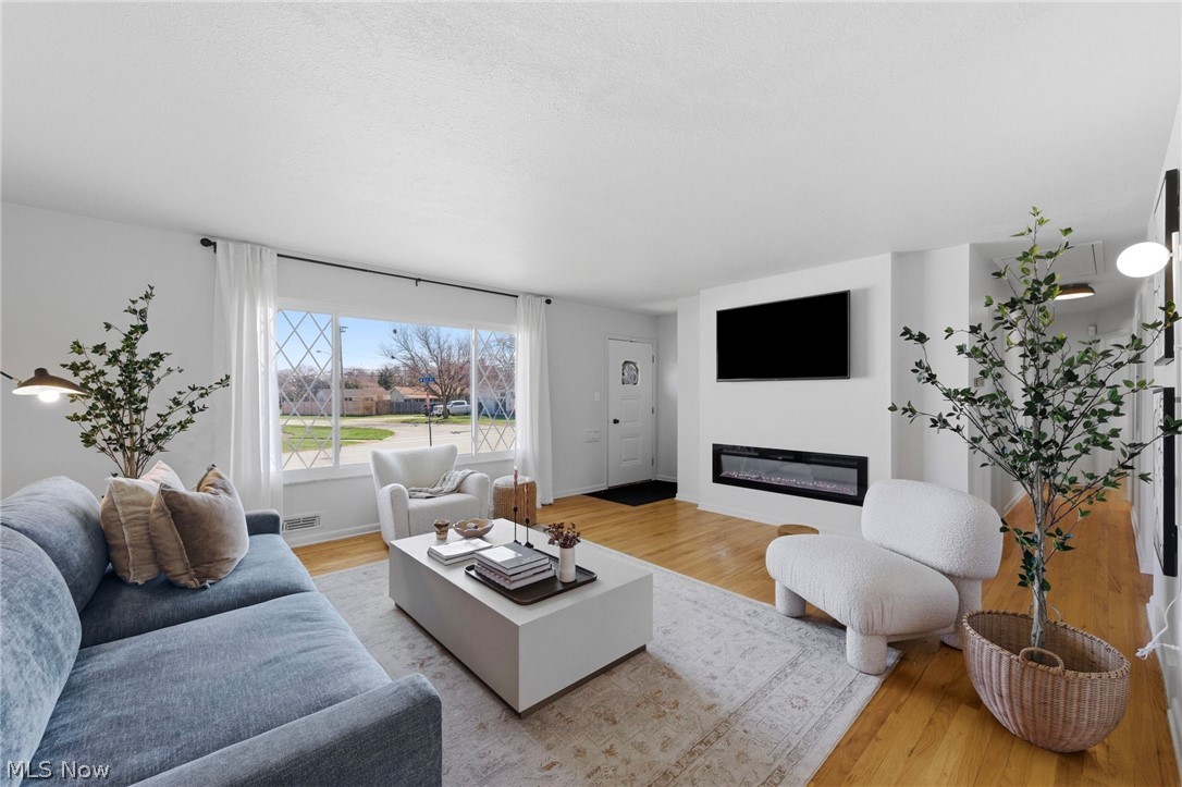 F & F Dev Co Inc - Residential