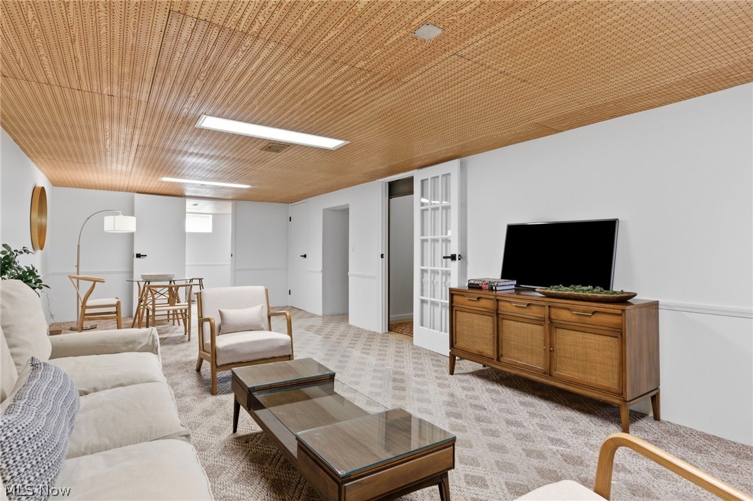 F & F Dev Co Inc - Residential