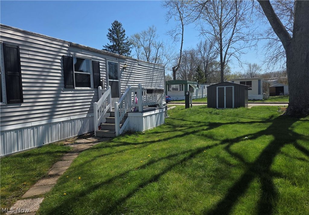 Photo of 108 Gulf Stream Lane SE, New Philadelphia, OH 44663 (MLS # 5199238)