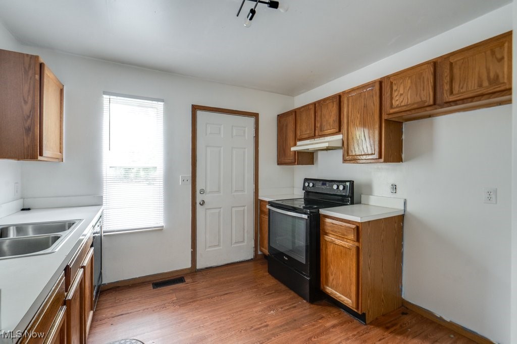 823 E 93rd Street