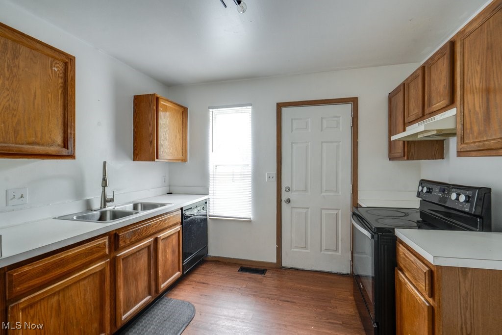 823 E 93rd Street
