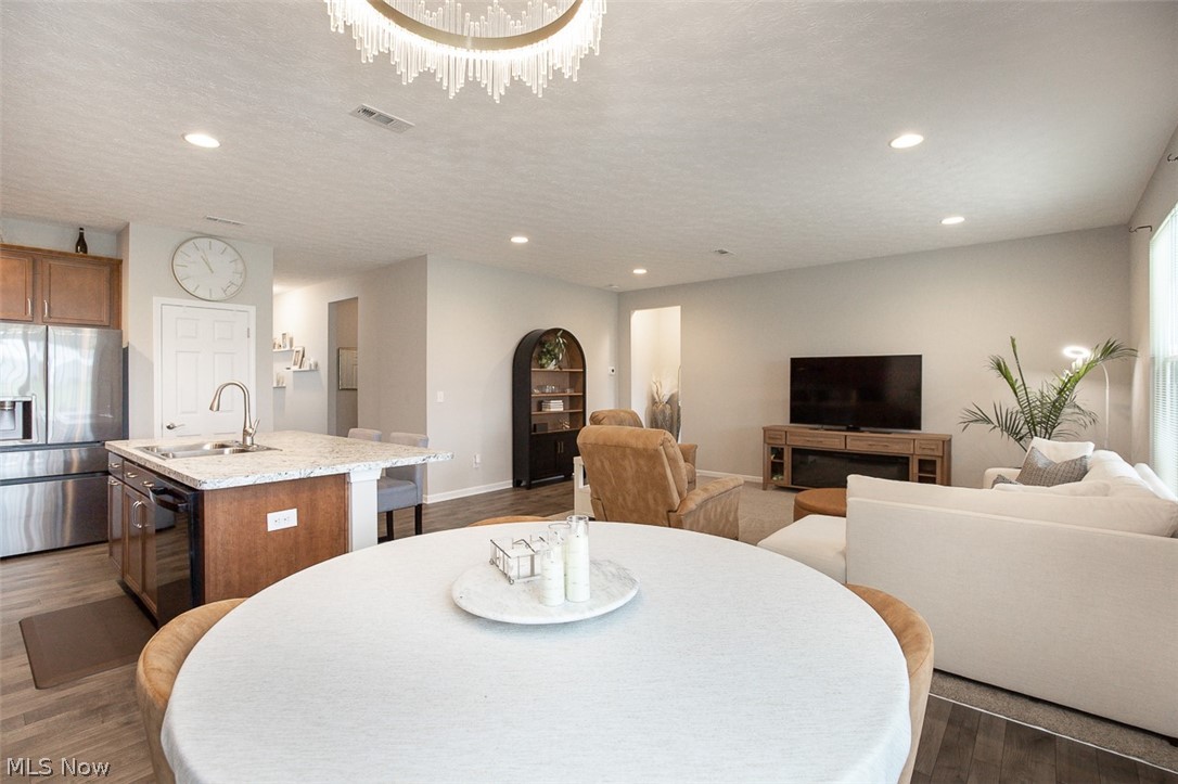 Four Seasons/Chestnut Rdg Sub - Residential