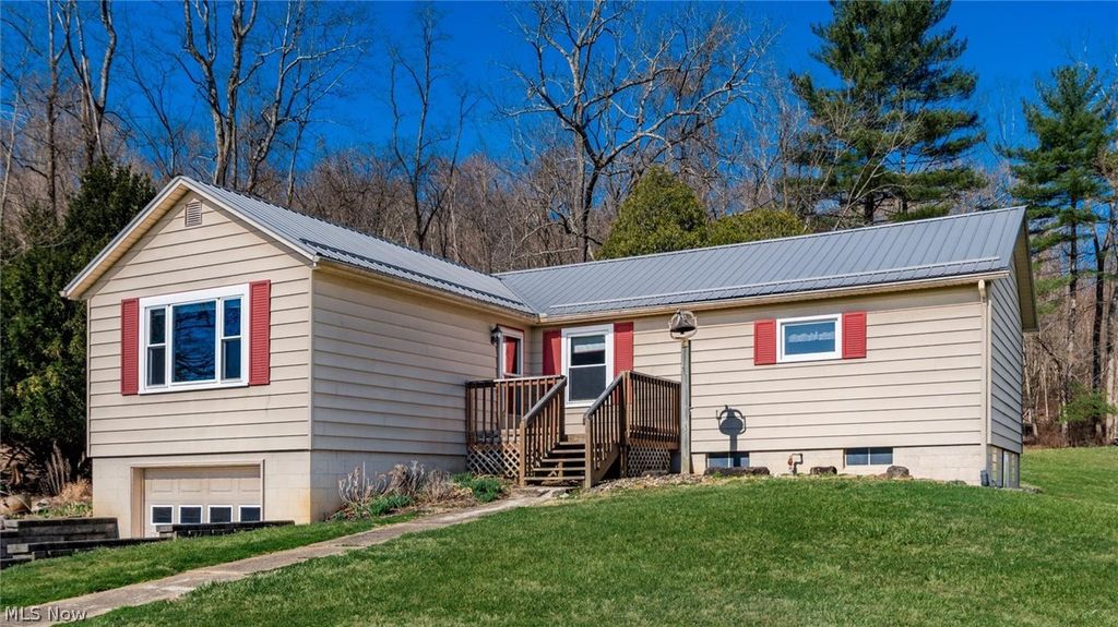 Photo of 7965 Shannon Valley Road, Frazeysburg, OH 43822 (MLS # 5193876)
