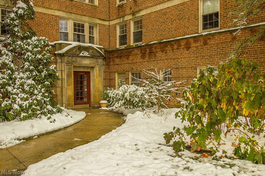 Shaker Courts - Residential