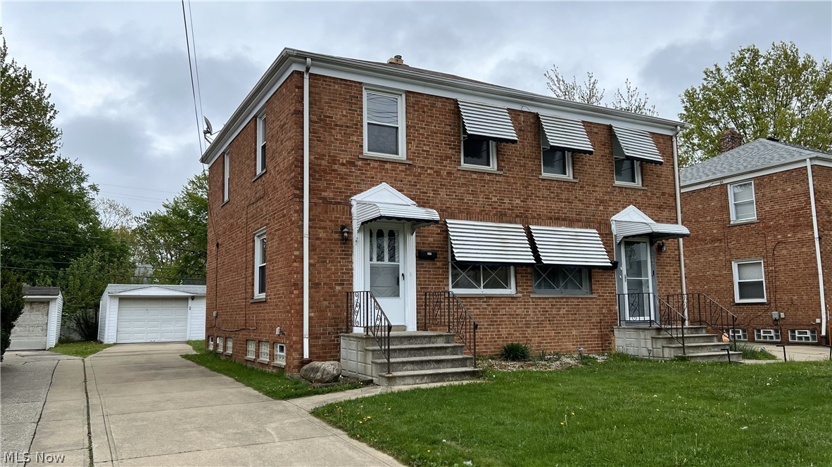 Updated and Move-in Ready! This adorable 2 bedroom home is in a great location with quick access to golf, shopping, and restaurants! Newer carpeting throughout, updated kitchen with all appliances, a low maintenance yard and a 1 car garage make this the perfect place to call home!