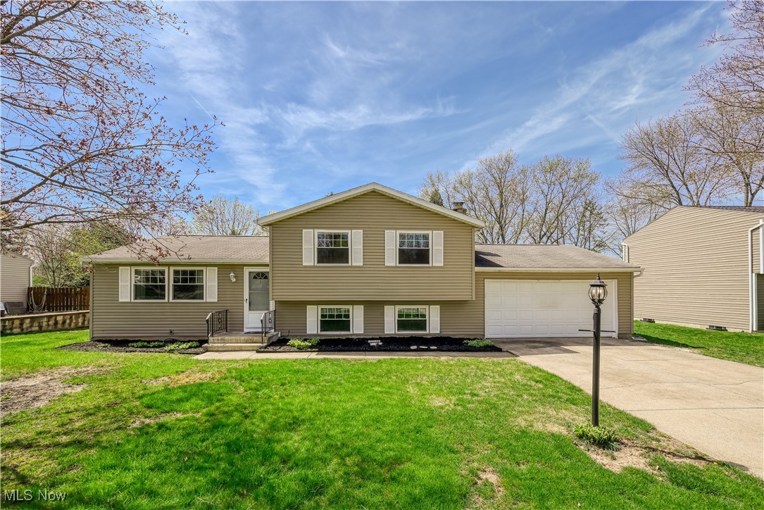 4644 Seminole Circle, Stow, Ohio image 2