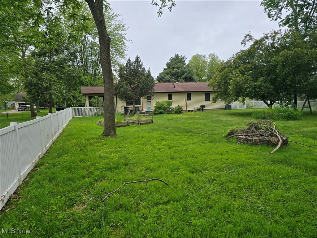 1055 Royal Drive, Amherst, Ohio image 42
