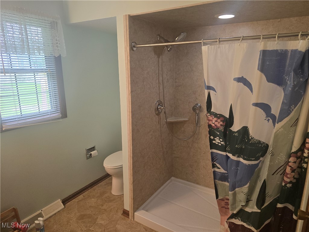 1055 Royal Drive, Amherst, Ohio image 20