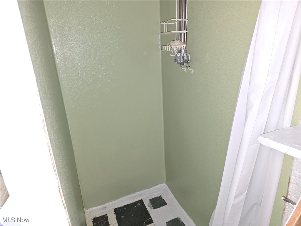 1055 Royal Drive, Amherst, Ohio image 25