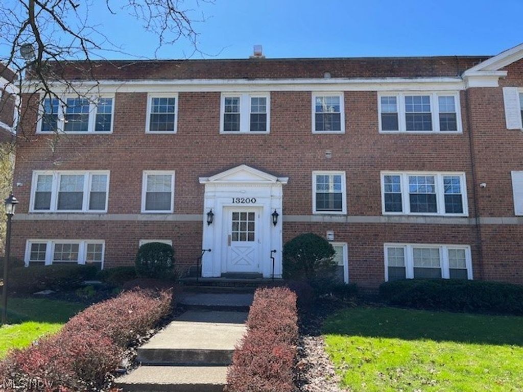 Photo of 13200 Fairhill Road, Shaker Heights, OH 44120 (MLS # 5214836)