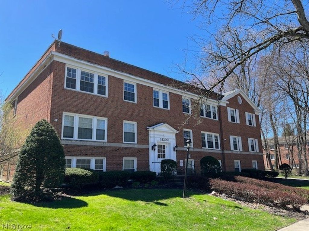 Photo of 13200 Fairhill Road, Shaker Heights, OH 44120 (MLS # 5214836)