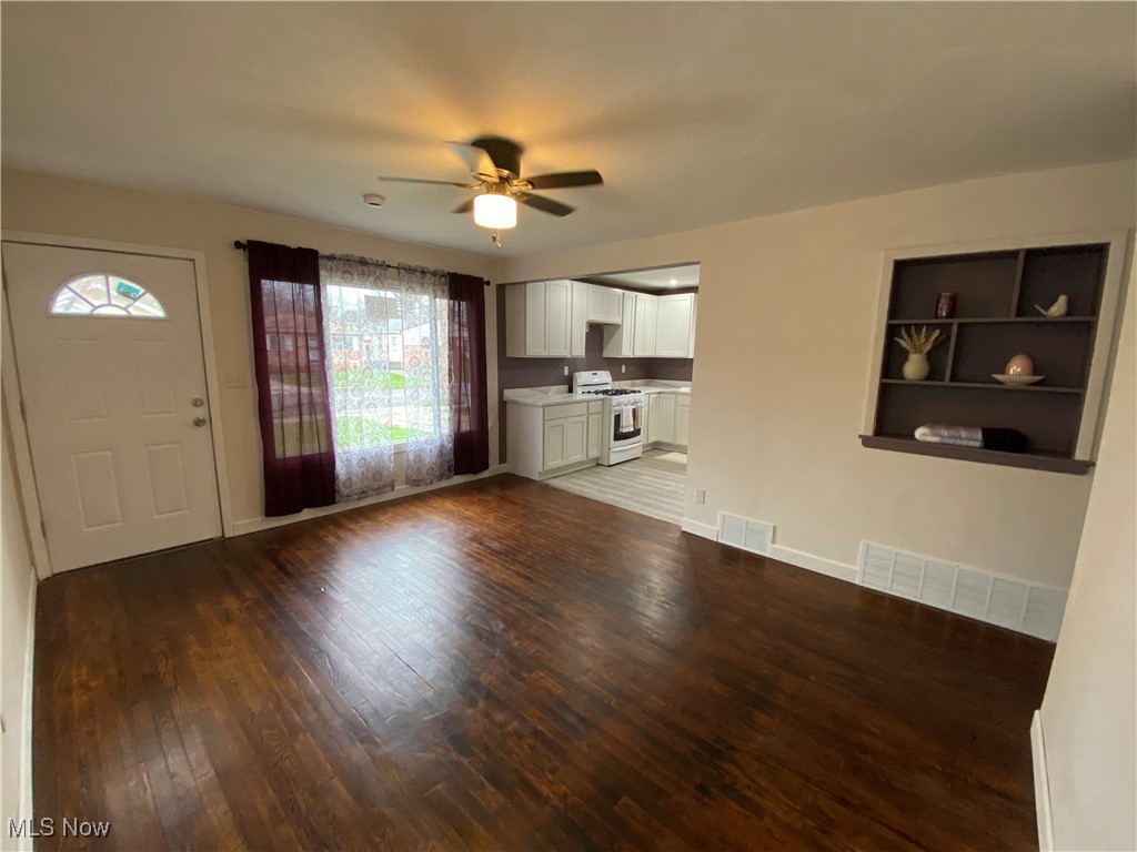 16910 Lipton Avenue, Cleveland, Ohio image 6
