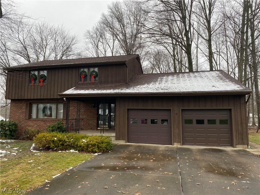 Meticulously maintained one owner 4 Bed 2 1/2 Bath Colonial situated on a beautiful lot located in the heart of Howland. First floor includes large living room, family room with gas fireplace and skylights, all appliances stay in the kitchen, and a Bedroom/office as well. Second floor features hardwood floors throughout the 3 nice sized bedrooms. Master bedroom with private bath. Great attic access with abundant storage. Two tiered deck with gas grill overlooks backyard. Closet/Storage space is unbelievable. Exterior stained 2017, roof 2018, furnace and air conditioning 2018, windows 2010, tankless hot water 2016.