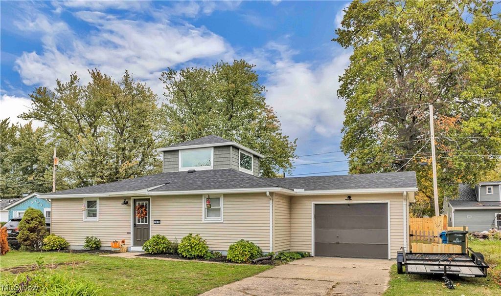 Photo of 267 Woodridge Road, Vermilion, OH 44089 (MLS # 5167567)