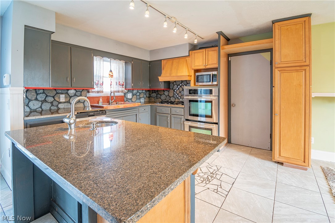 Village/Hartville - Residential