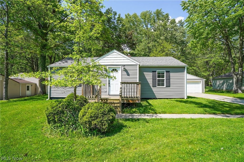 Photo of 1987 King Drive, Stow, OH 44224 (MLS # 5212713)