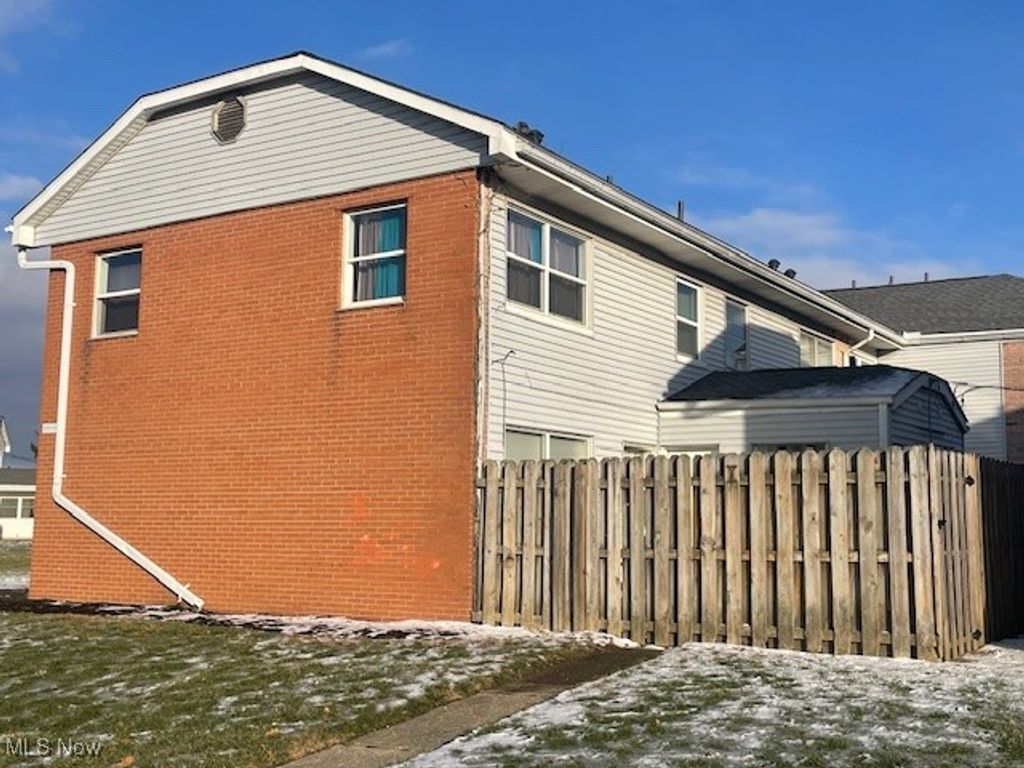 Photo of 219 Buckeye Circle, Columbus, OH 43217 (MLS # 5180955)