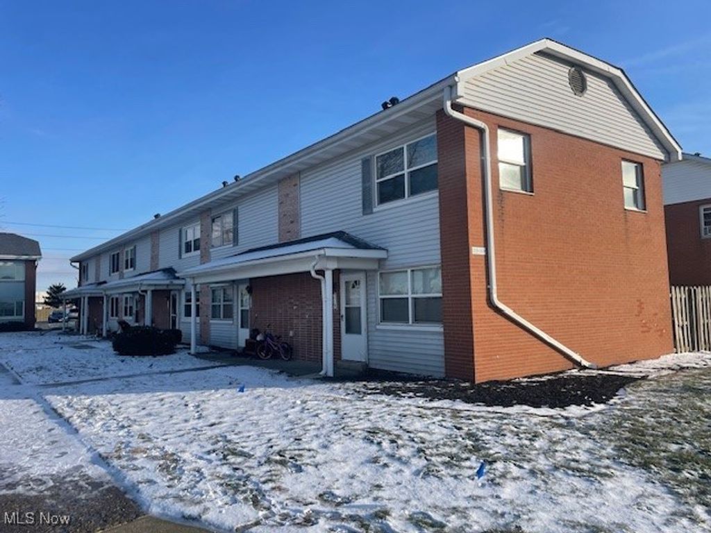 Photo of 219 Buckeye Circle, Columbus, OH 43217 (MLS # 5180955)