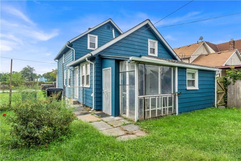Tiny photo for 3024 Vega Avenue, Cleveland, OH 44113 (MLS # 5246519)