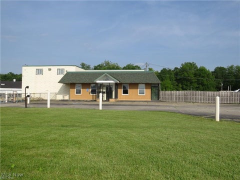 Photo for 42345 Oberlin Elyria Rd.