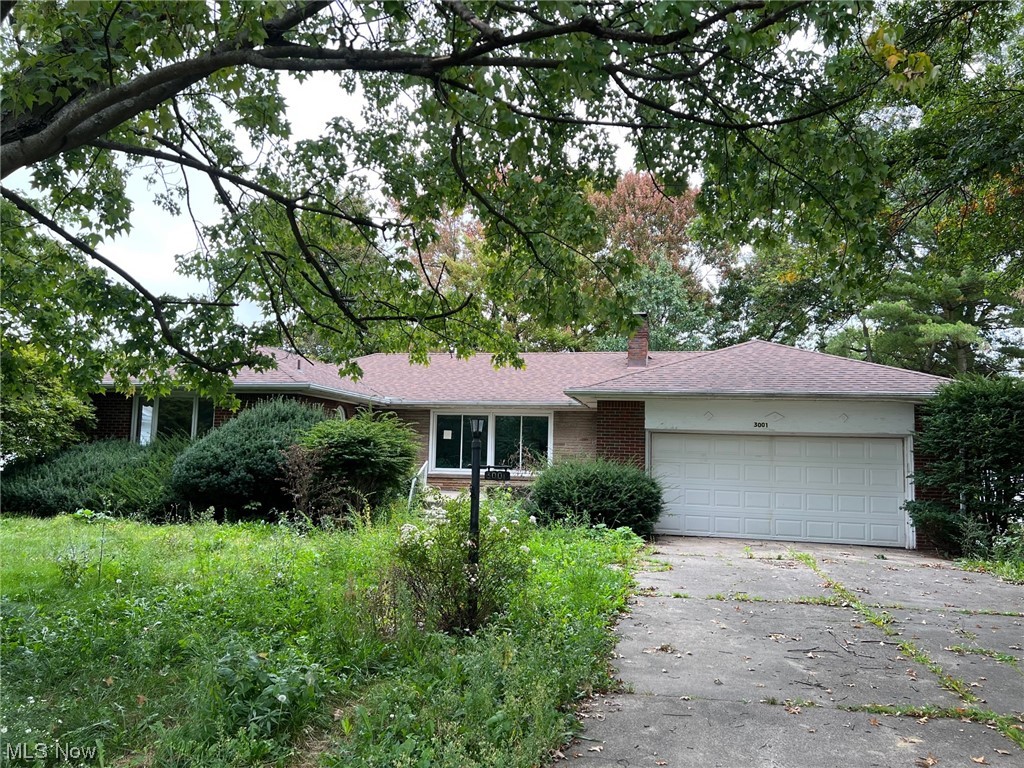 Colonial Manor - Residential