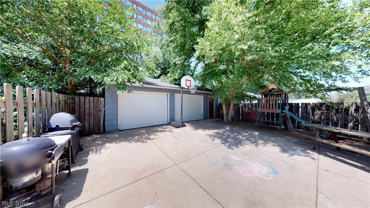 Mathews & Gilbert 08 Manor P - Residential