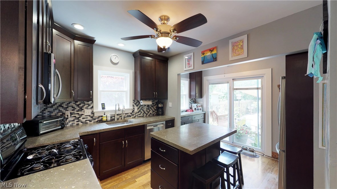 Mathews & Gilbert 08 Manor P - Residential