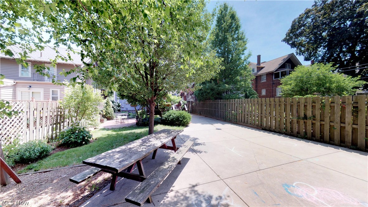 Mathews & Gilbert 08 Manor P - Residential