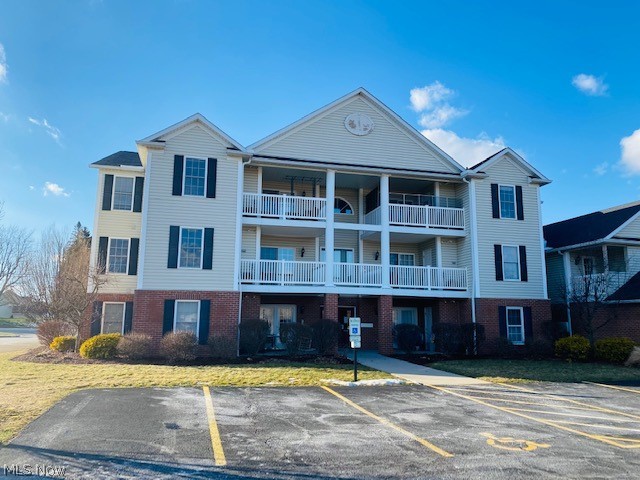 Hampton Court Highrise Condo - Residential