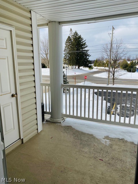 Hampton Court Highrise Condo - Residential