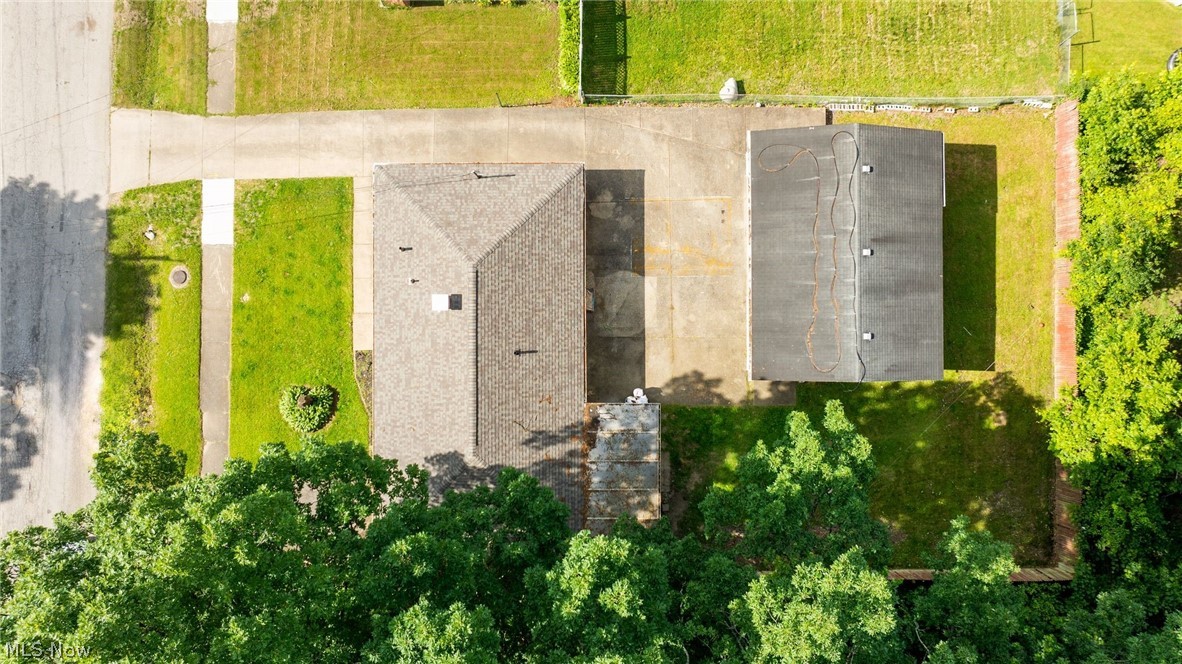 Colonial 03 - Residential