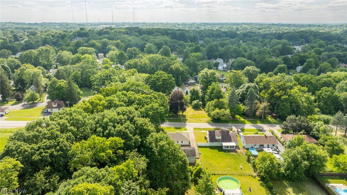 Colonial 03 - Residential