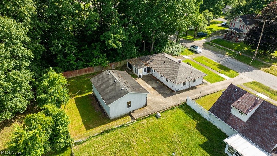 Colonial 03 - Residential