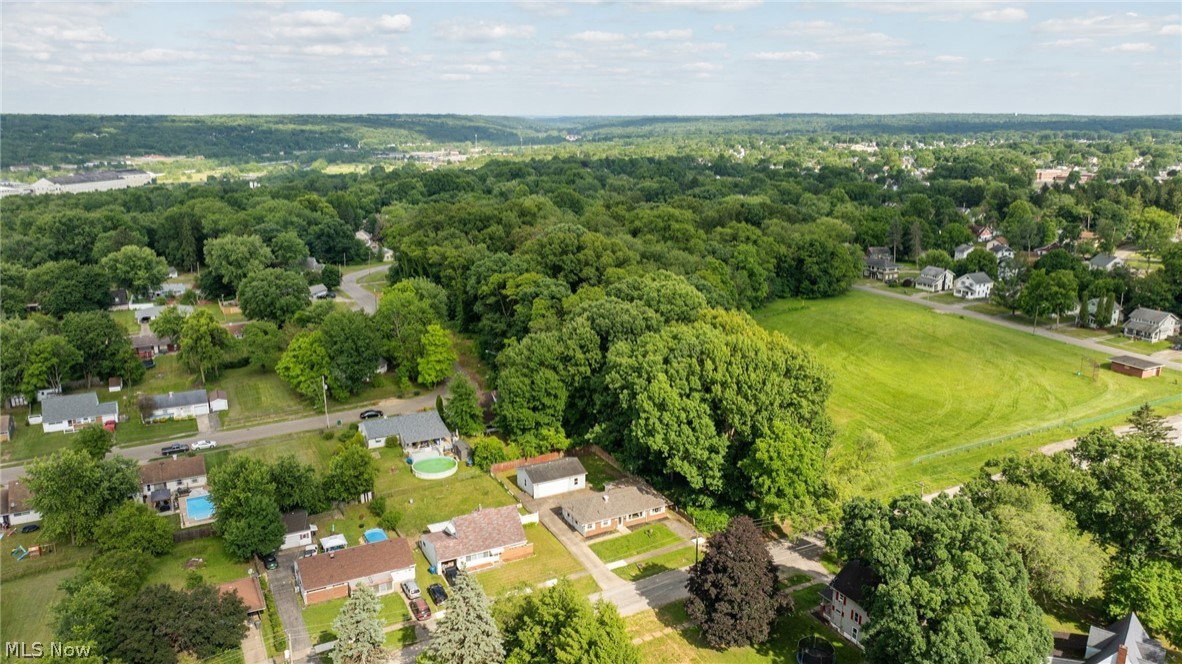 Colonial 03 - Residential