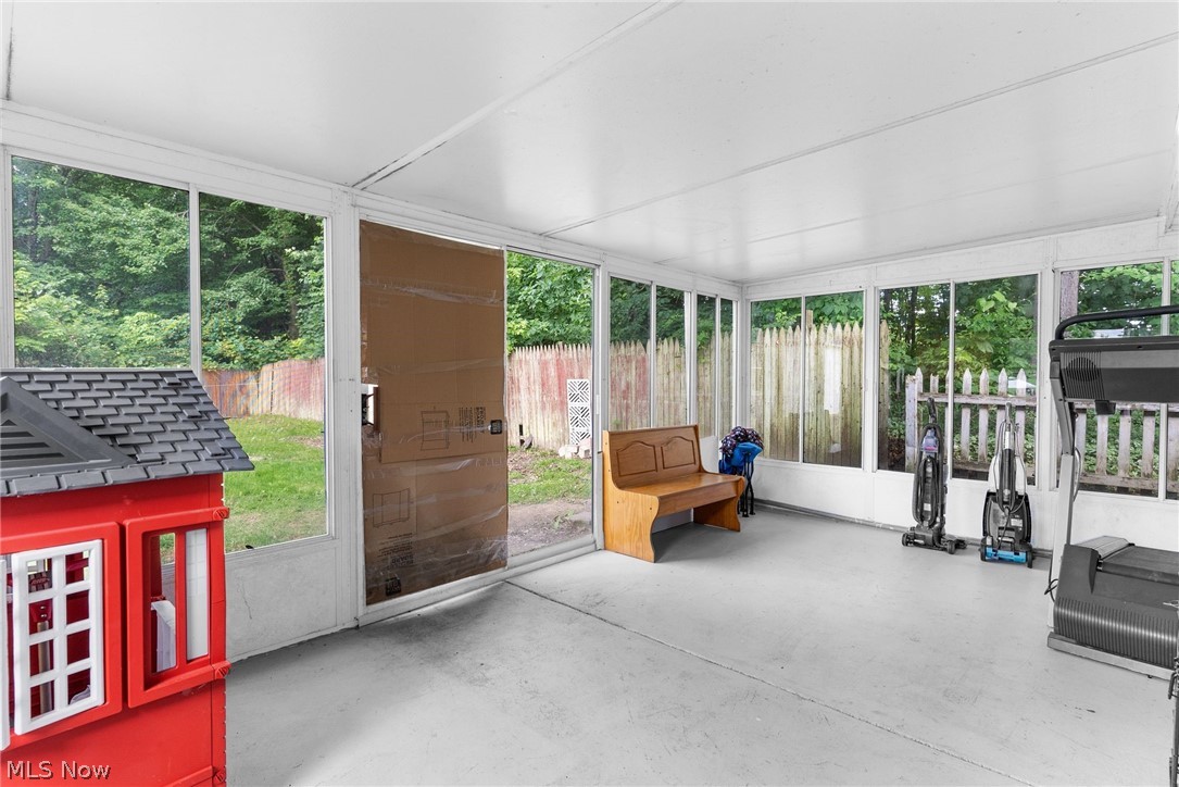 Colonial 03 - Residential