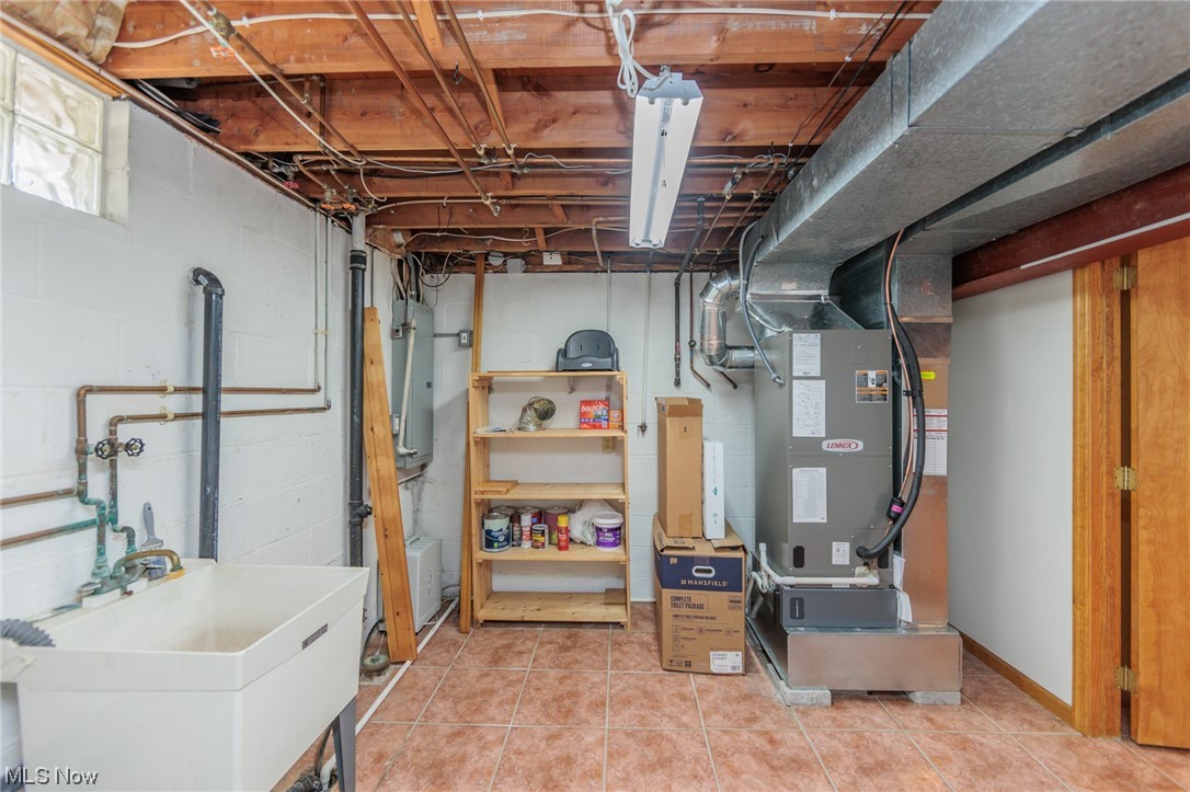 Crest Dale Estate #3 - Residential