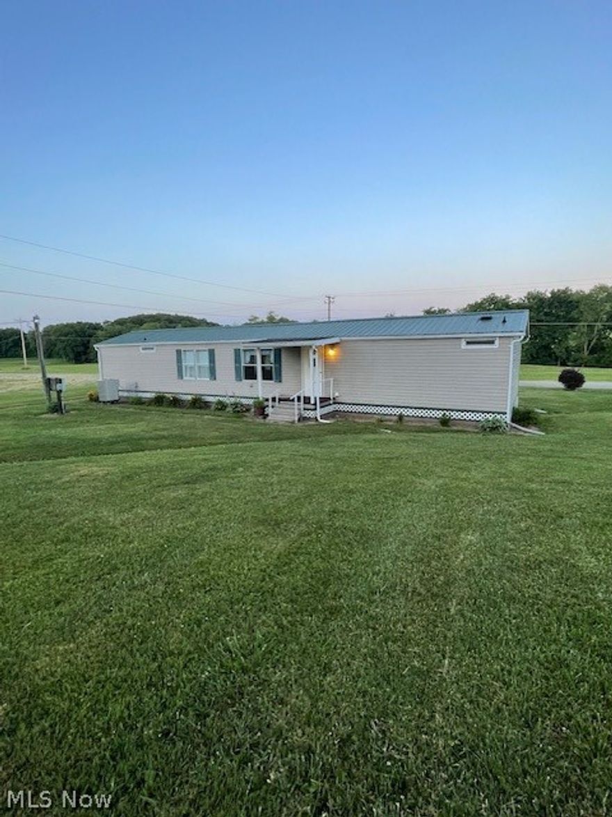 1996 mobile home w/ 2 bedrooms and 2 bathrooms. Overall, it is in very good condition. Located in a nice neighborhood and Ridgewood school district. Detached garage with an attached workshop area.