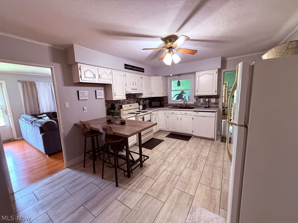 Photo of 270 E Ralston Avenue, Akron, OH 44301 (MLS # 5207446)
