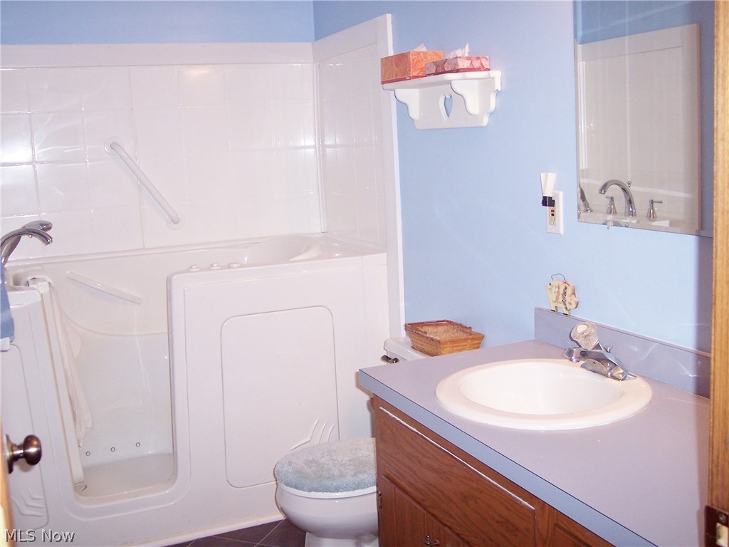 Linden Creek Condo - Residential