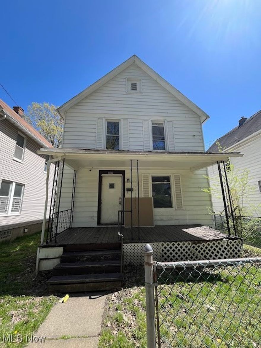 Welcome to 369 Windsor Ave. Akron OH! This 3-bedroom 1 bathroom home is ready to rent! $40 NON-REFUNDABLE application fee. $100 lease processing fee due upon approval. Deposit is the same as one month's rent. ESA animals do not count as pets and are always welcome. Minimum 12-month lease. We do a background check for evictions and criminal history. Income must be at LEAST 3 times the rent amount in take home pay. Applicant must be able to show proof of income. Section 8 welcome!


Tenant pays ALL utilities
No Pets
Hardwood floor
Oven/Stove
New carpet
Large living room
Back yard
Dining room