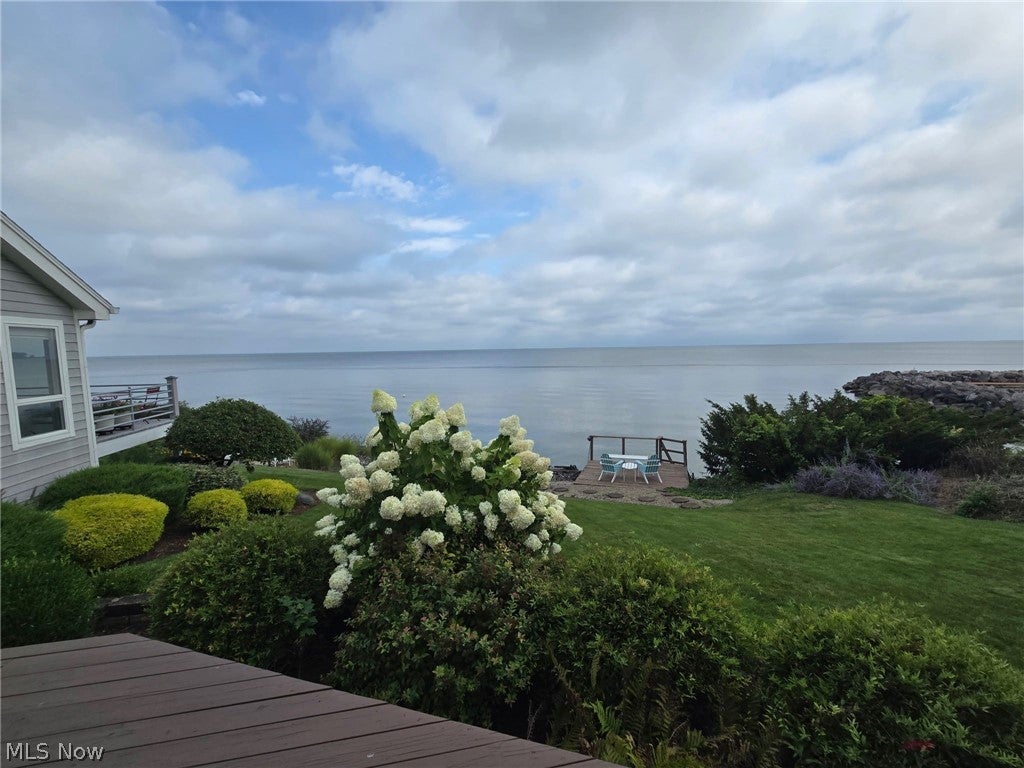 1144 By THe Shores B