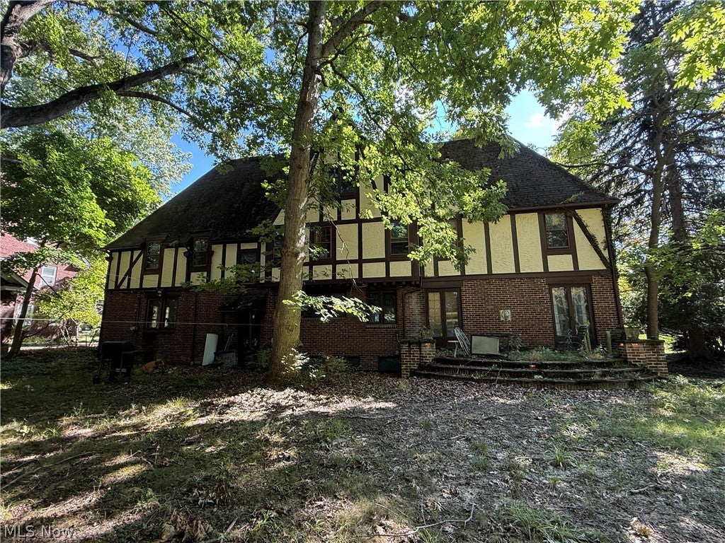 15705 Oakhill Road