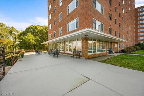 Tiny photo for 11850 Edgewater Drive #1012, Lakewood, OH 44107 (MLS # 5255615)
