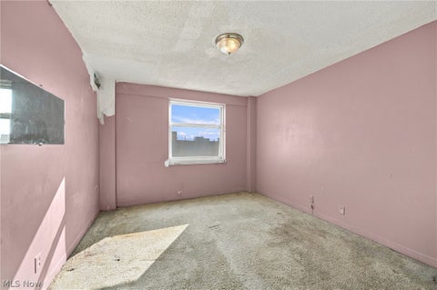 Tiny photo for 11850 Edgewater Drive #1012, Lakewood, OH 44107 (MLS # 5255615)