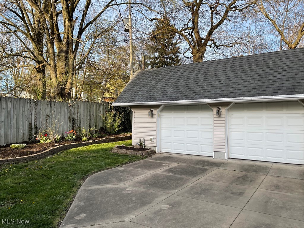 1363 Bellows St, Akron, Ohio image 4